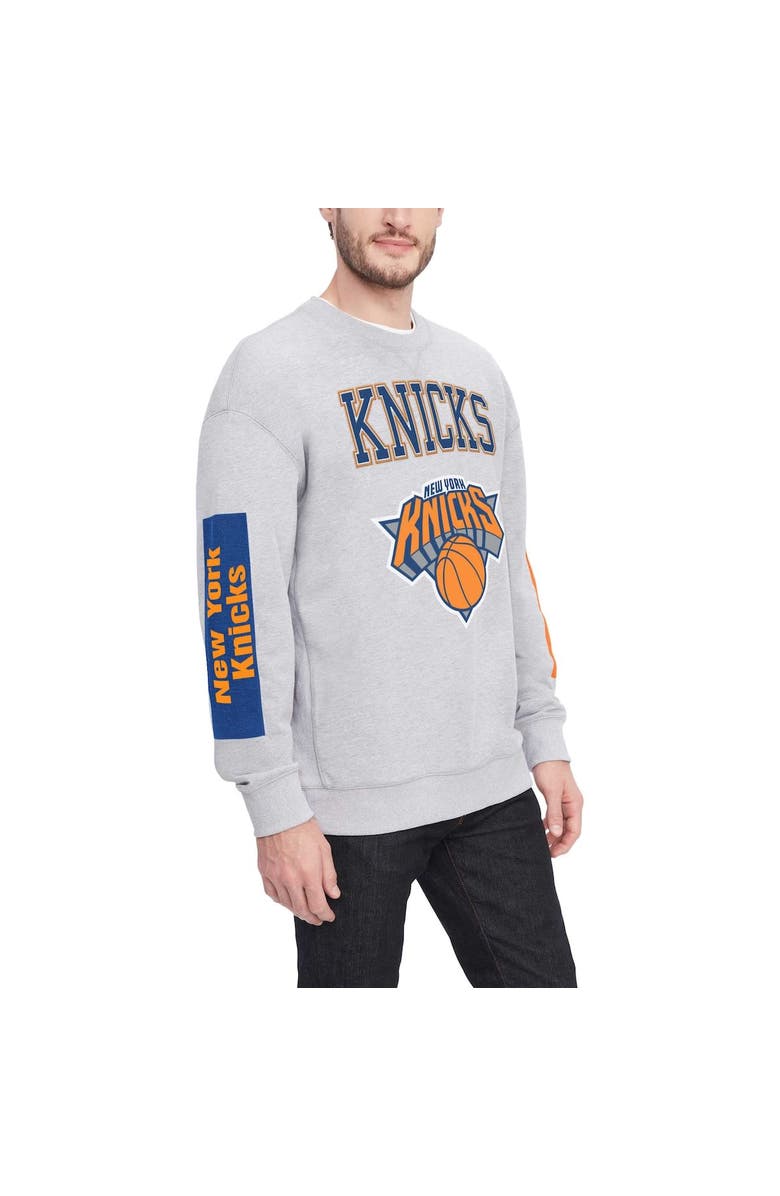 TOMMY JEANS Men's Tommy Jeans Heather Gray New York Knicks Hayes Crew Neck Pullover Sweatshirt, Alternate, color, Heather Gray