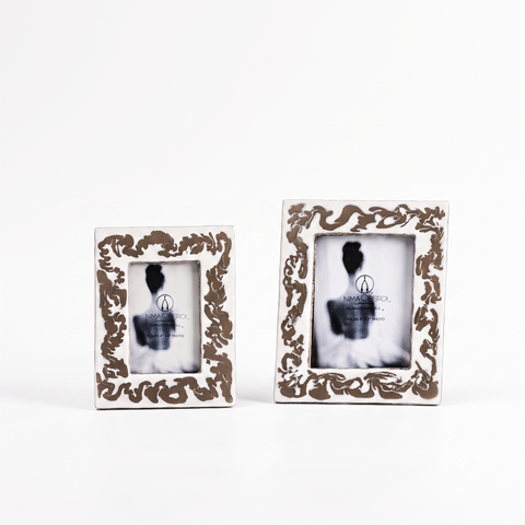 Dansbury Frame