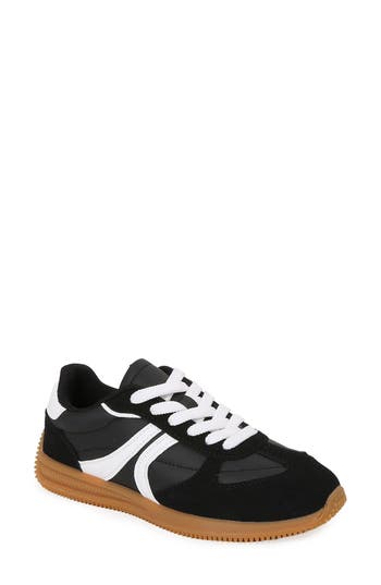 Berness Curve Stripe Sneaker In Black