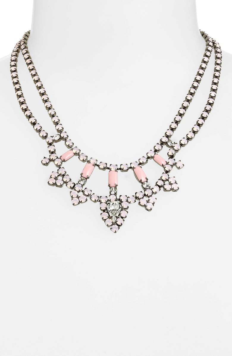 Tom Binns , Main, color,