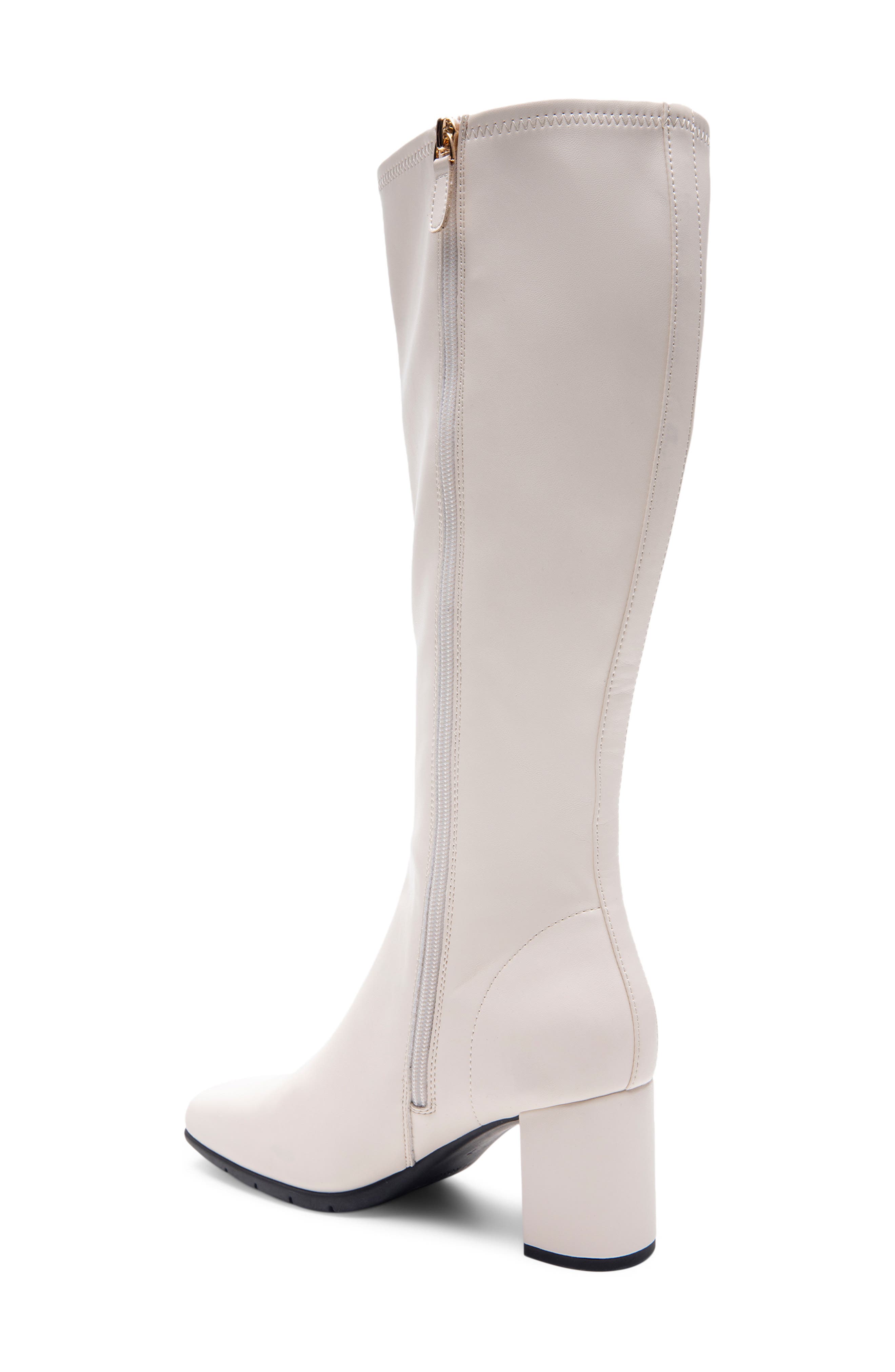 Micah Boot, Alternate, color, 983 - EGGNOG