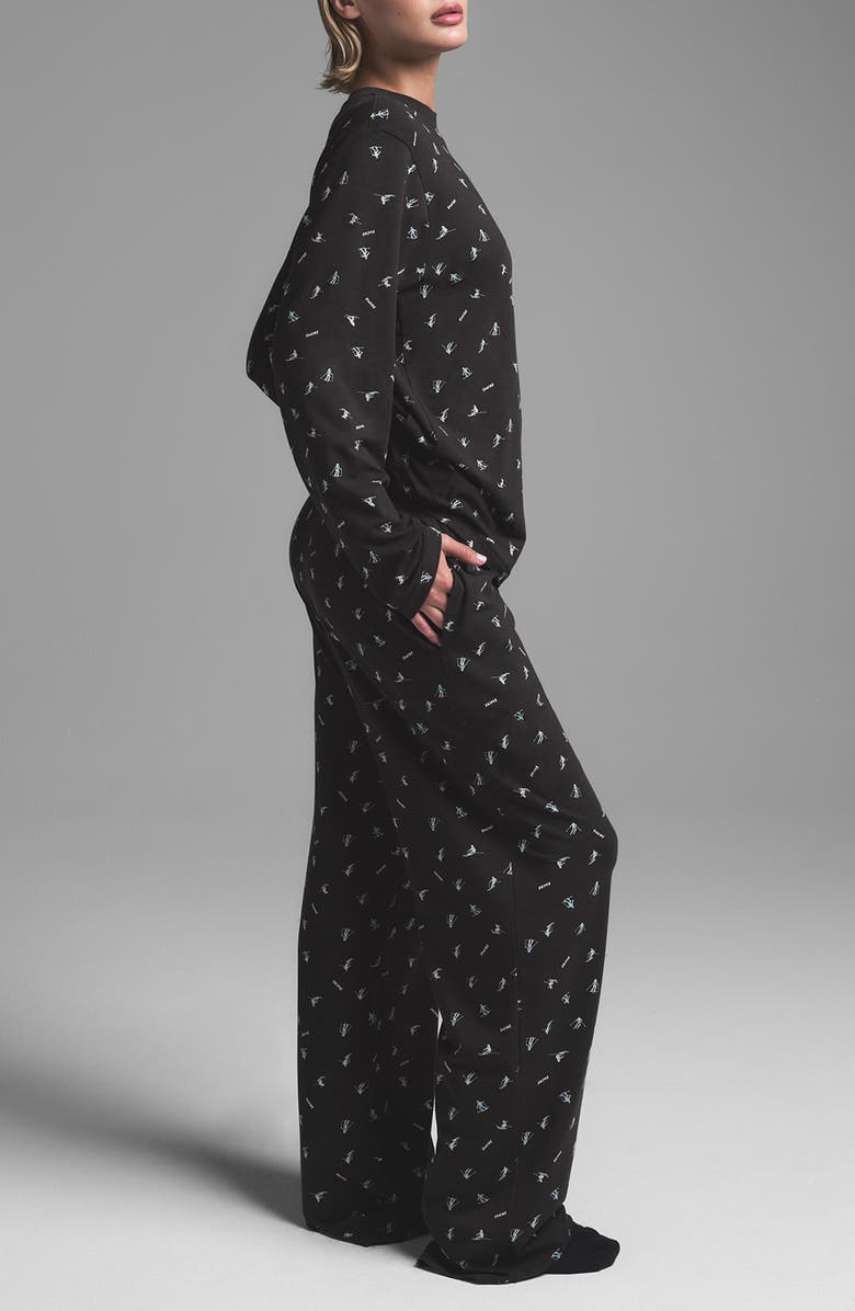 SKIMS Boyfriend Long Sleeve T-Shirt
Loose Pants Pajamas, Alternate, color,