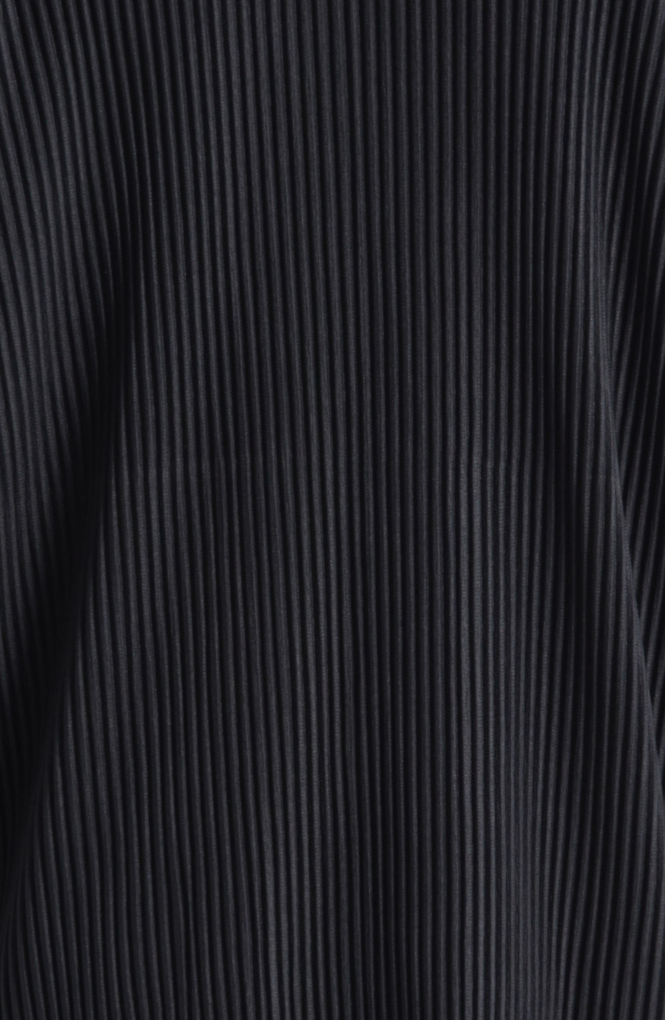 Homme Plissé Issey Miyake Monthly Colors February Pleated Hooded