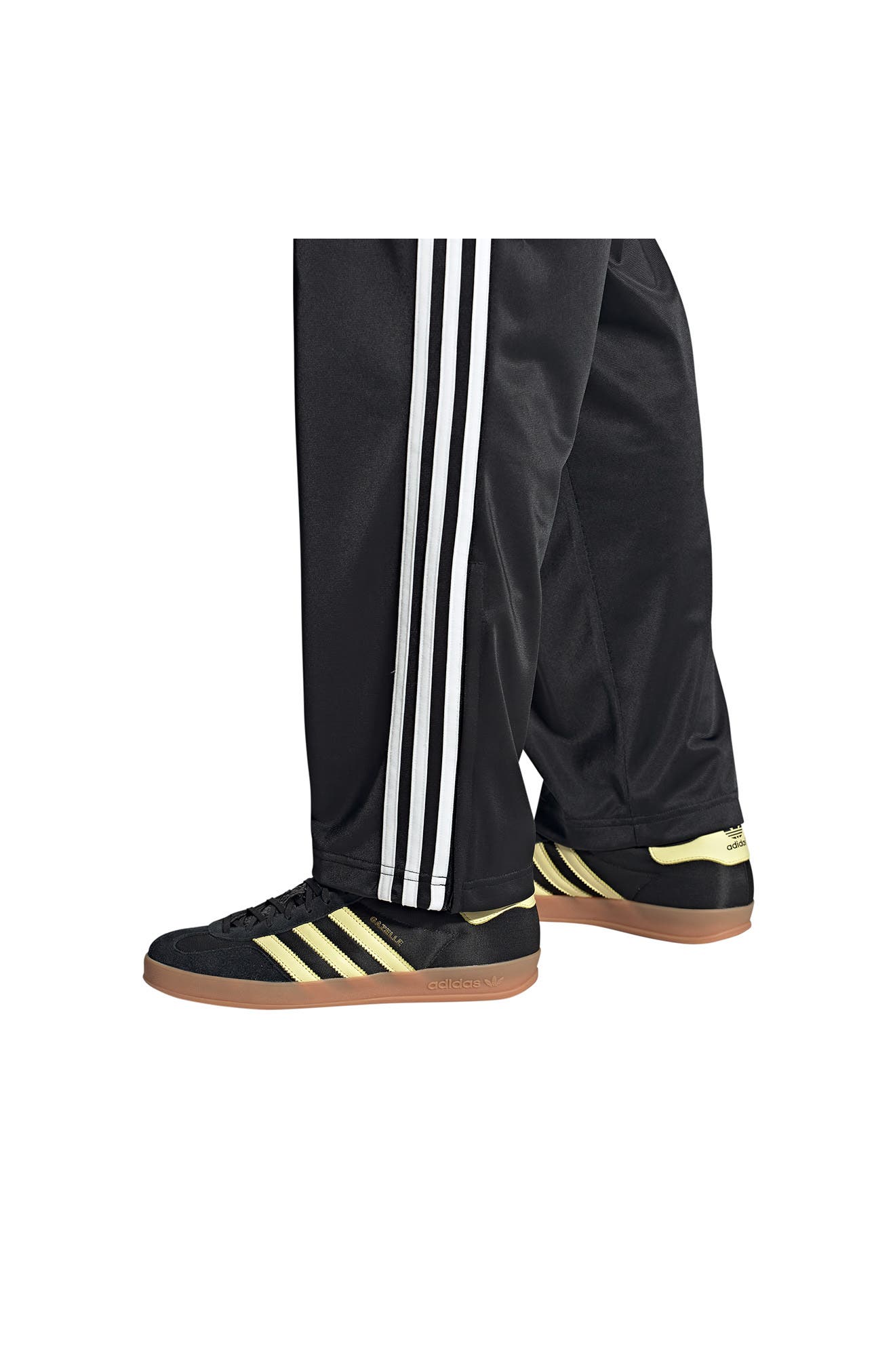 adidas Gender Inclusive Gazelle Low Top Sneaker, Alternate, color, 