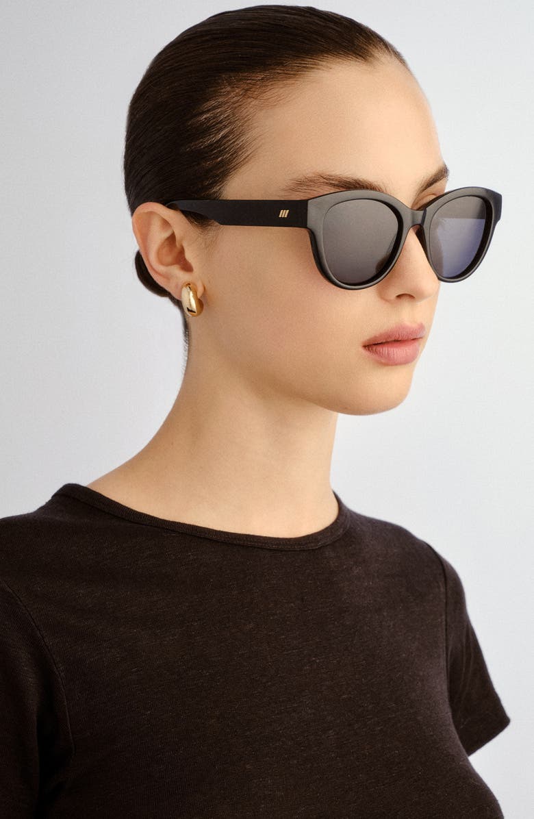 Le Specs Majestic 53mm Polarized Round Sunglasses, Alternate, color, Black / Smoke Mono Polarized