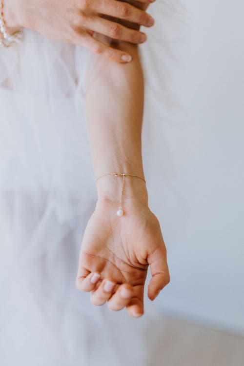 Untamed Petals Abigail Pearl Bracelet In Gold