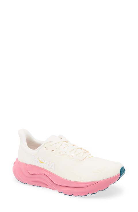 Arahi 8 Running Shoe (Women)