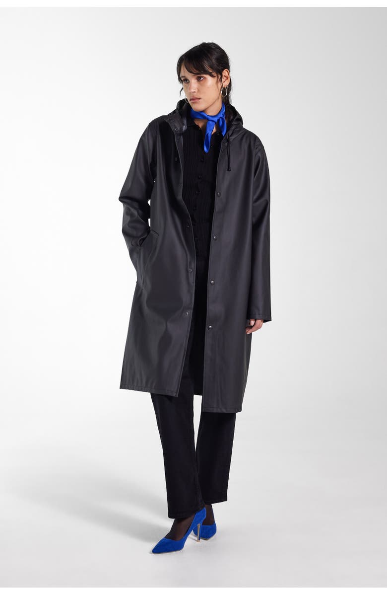 Stutterheim Stockholm Hooded Long Raincoat, Alternate, color, Black