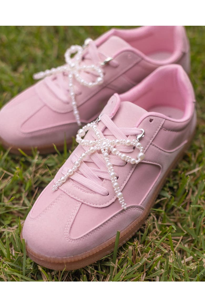 Better with a Bow White Pearl Shoe Charms - Faux Pearl-Studded Bow Shoe Charms with Lobster Clips for Sneakers, 2.75x3.3 Inch, Alternate, color, Multicolor