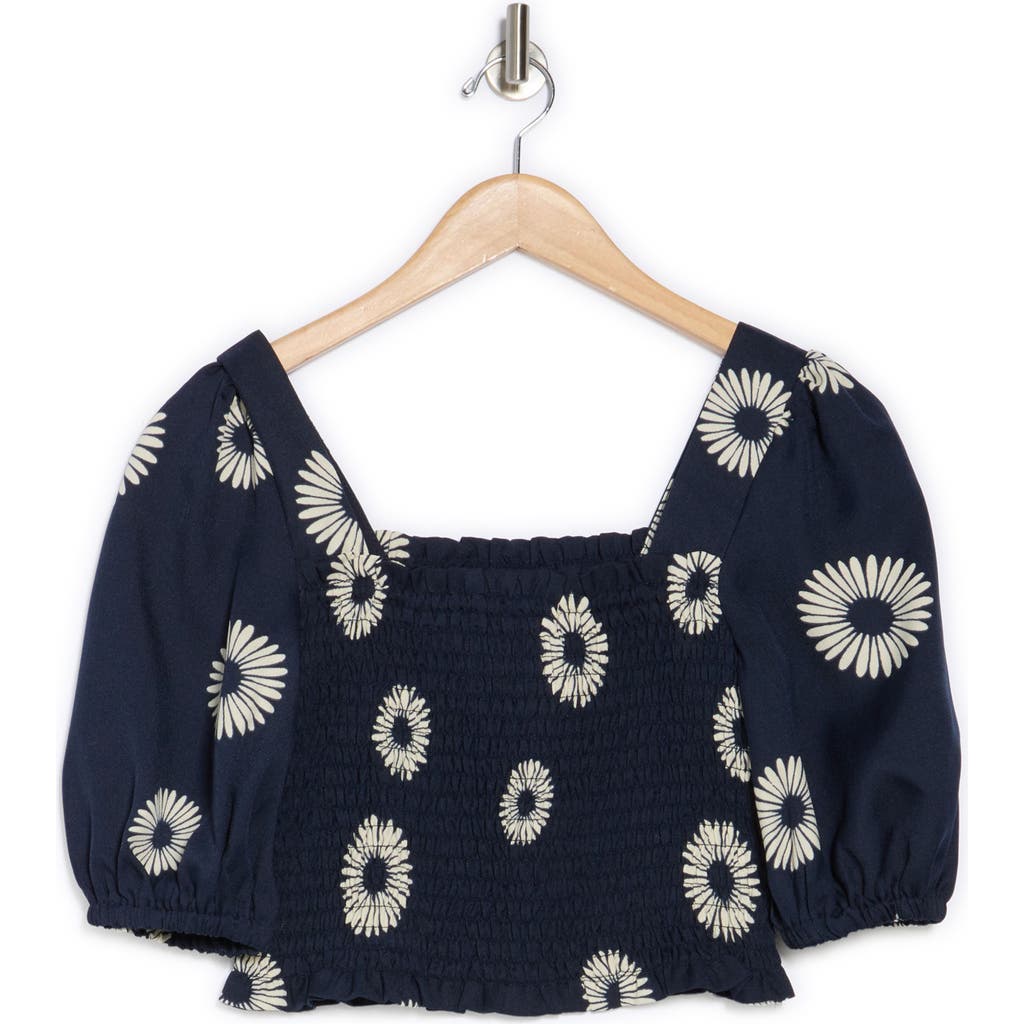 Bobeau Smocked Crop Top In Navy/antq White Daisy