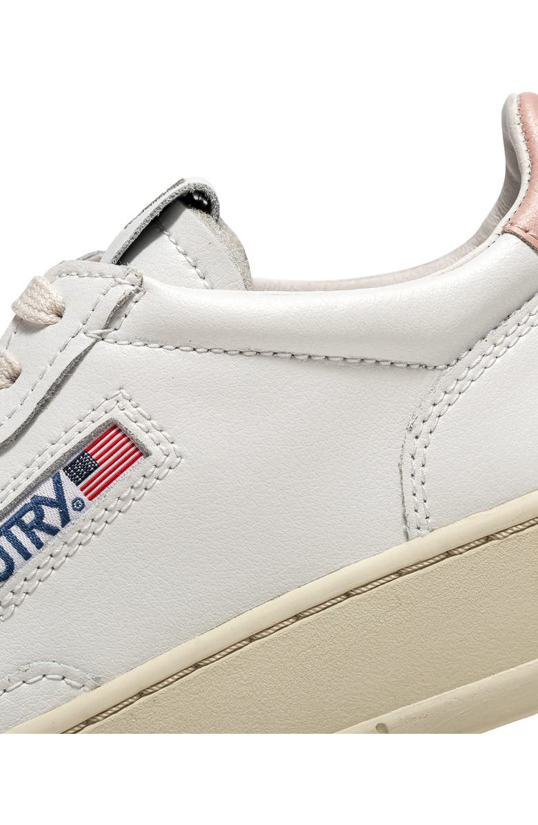 AUTRY Medalist Low Sneaker, Alternate, color, Leather/Leather White/Pink
