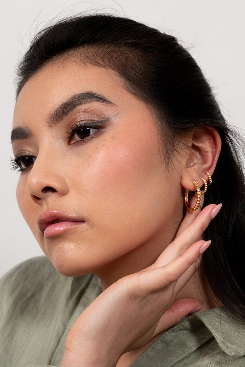 Medium Dotty Huggie Hoops, Alternate, color, Yellow Gold Vermeil