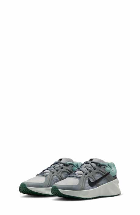 Nike Kids' Metro Tek Sneaker