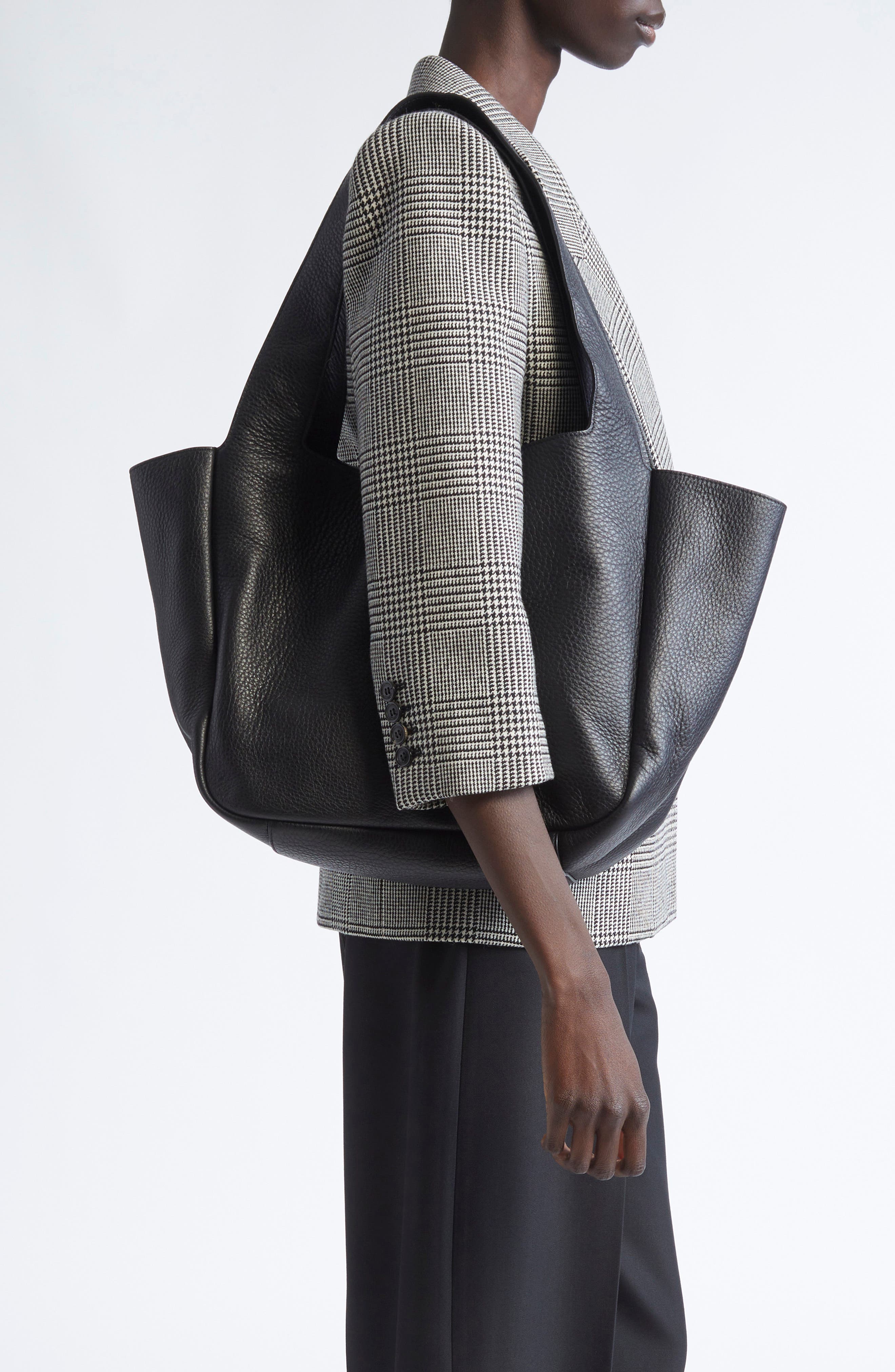 Saint Laurent Le 5 À 7 Bea Leather Tote, Alternate, color, 