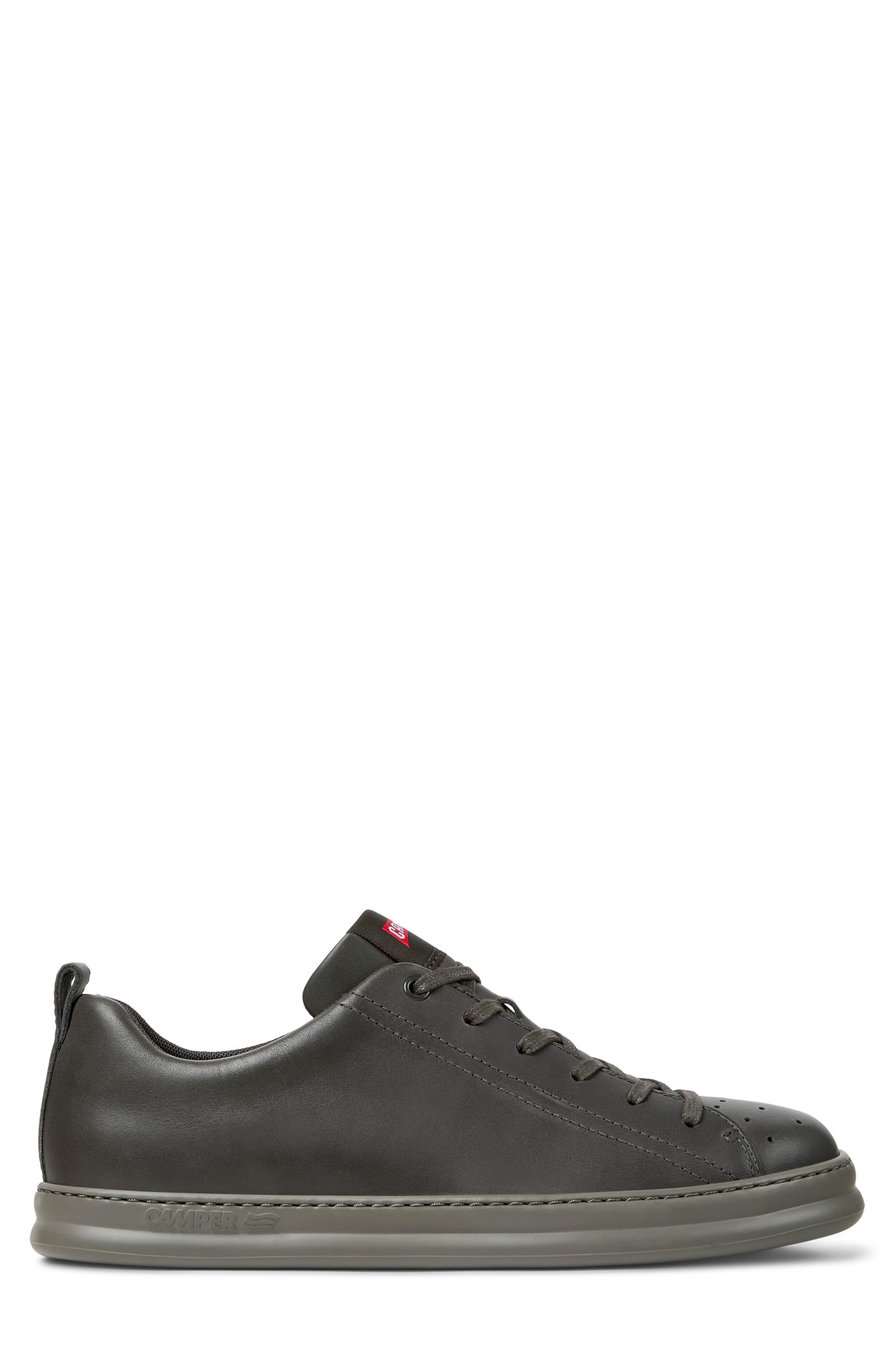 Runner Leather Sneaker
