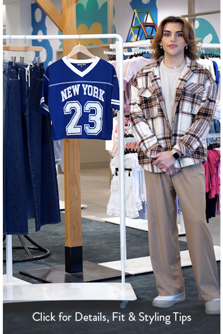 New York 23 Graphic Football T-Shirt video
