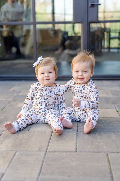 Lila And Hayes Parker Zipper Pajama In Multi