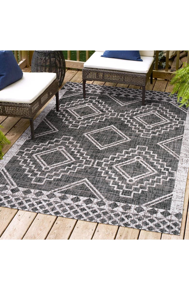 JONATHAN Y Marokko Diamond Medallion Indoor/Outdoor Area Rug, Alternate, color, Black/Ivory