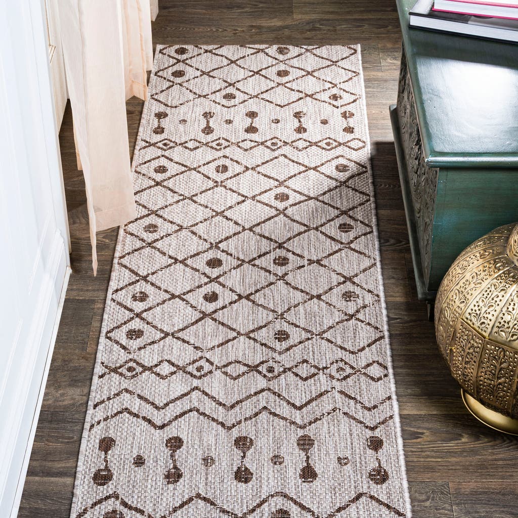 Shop Jonathan Y Nokat Bohemian Indoor/outdoor Area Rug In Beige/brown