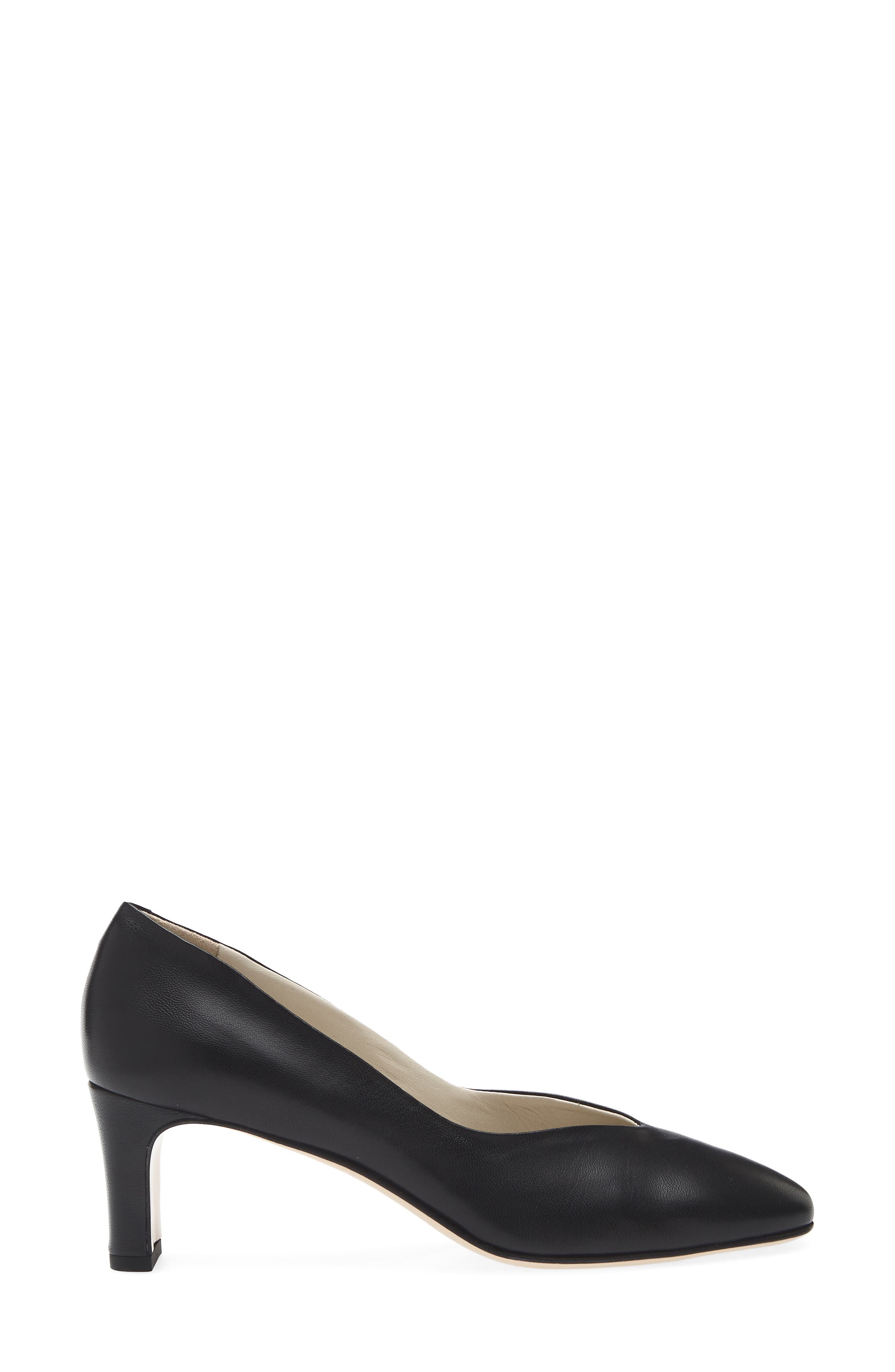 Amalfi by Rangoni Scilla Pump, Alternate, color, Black