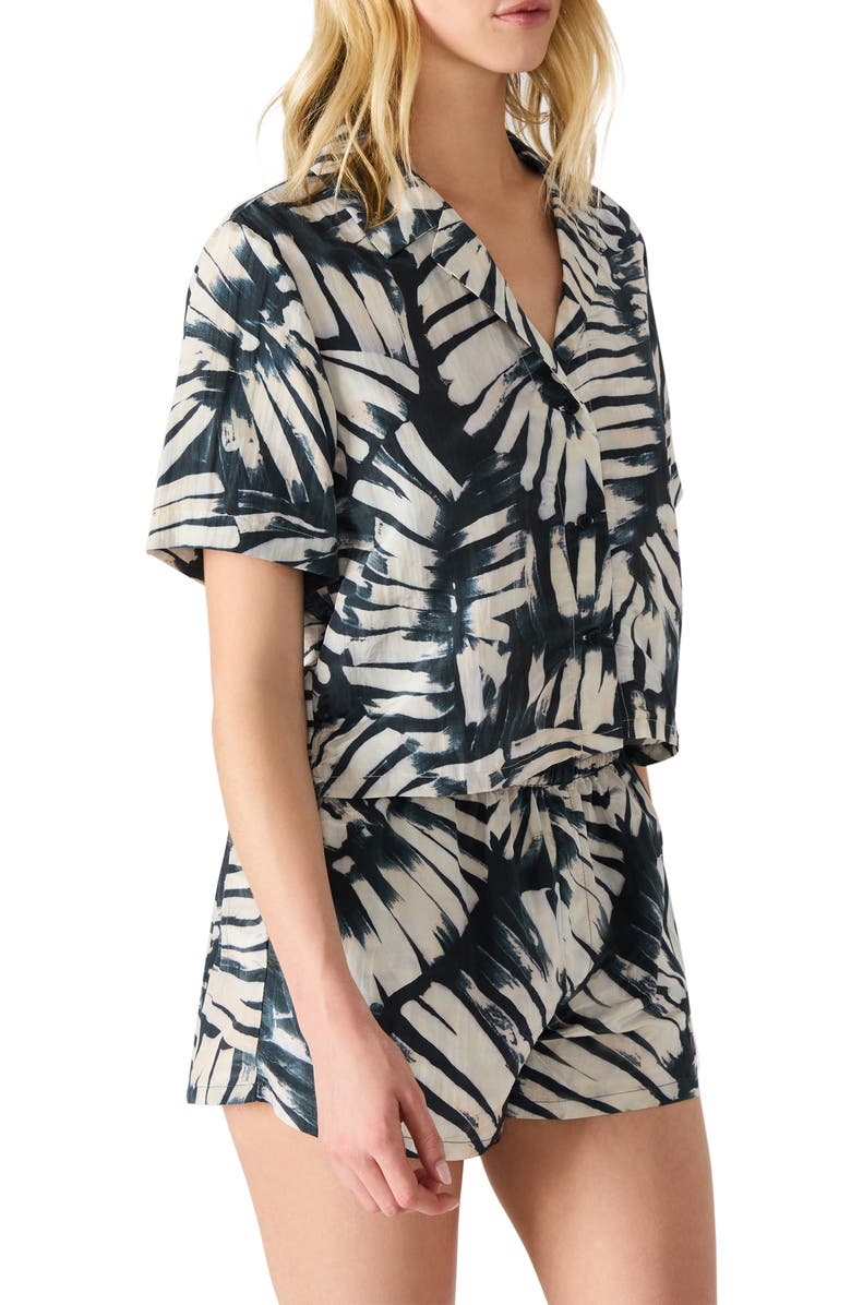 Steve Madden Sandra Palm Print Camp Shirt, Alternate, color, Black/ White