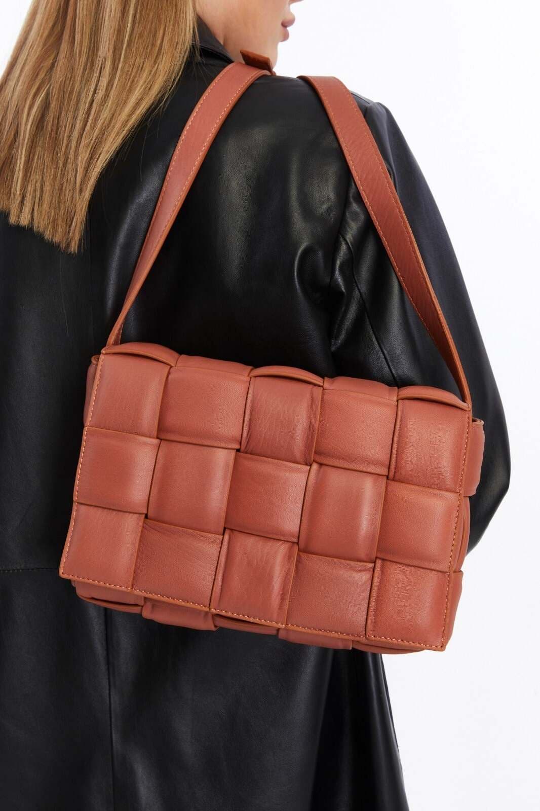FURNIQ UK Hoxton Woven Suede Handbag, Alternate, color, Cognac Brown
