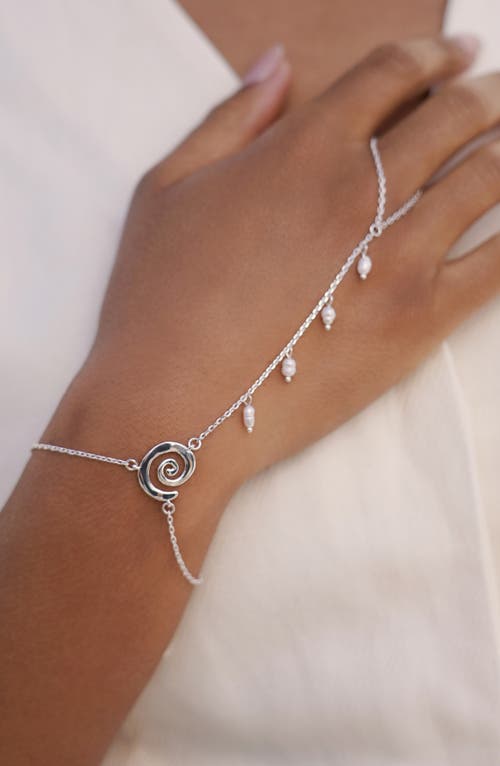 Ettika Aura Freshwater Pearl Hand Chain In Silver