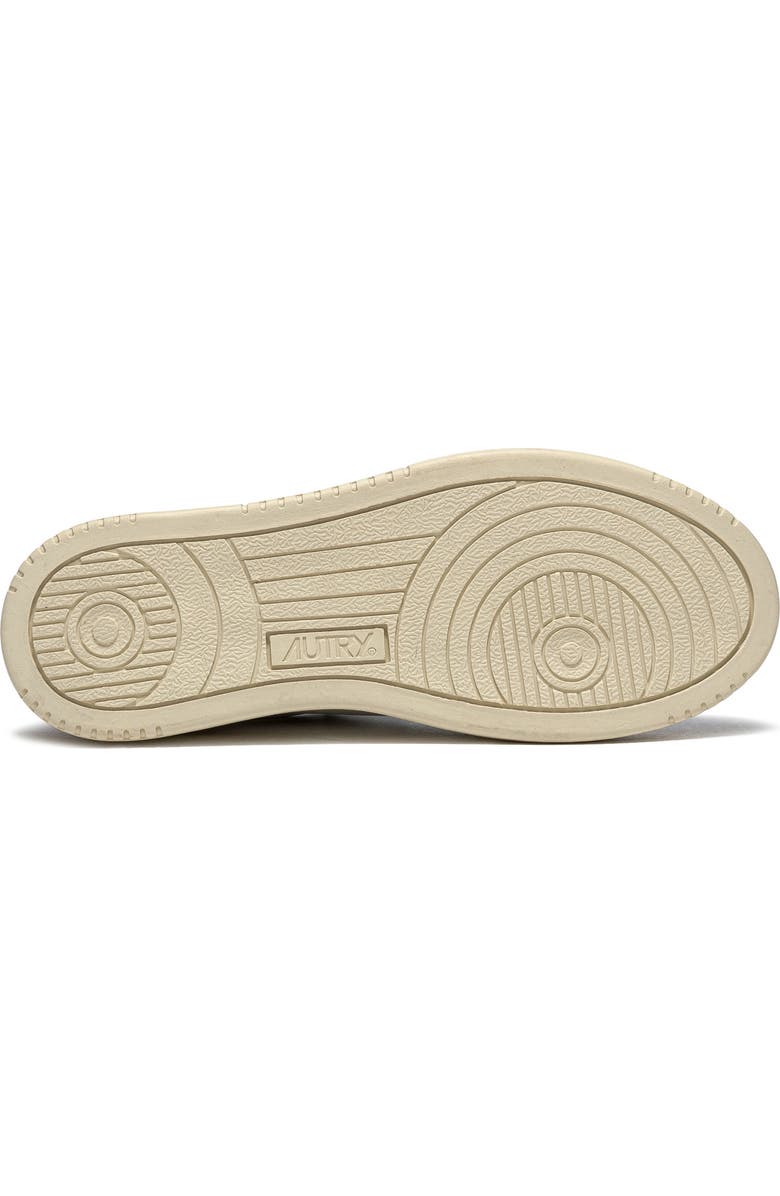 AUTRY Medalist Low Sneaker, Alternate, color, Suede White/ Powder