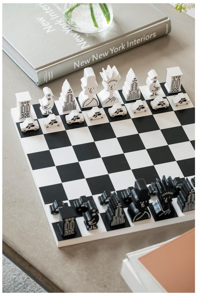 The New Yorker's Chess Set, Alternate, color, BLACK WHITE