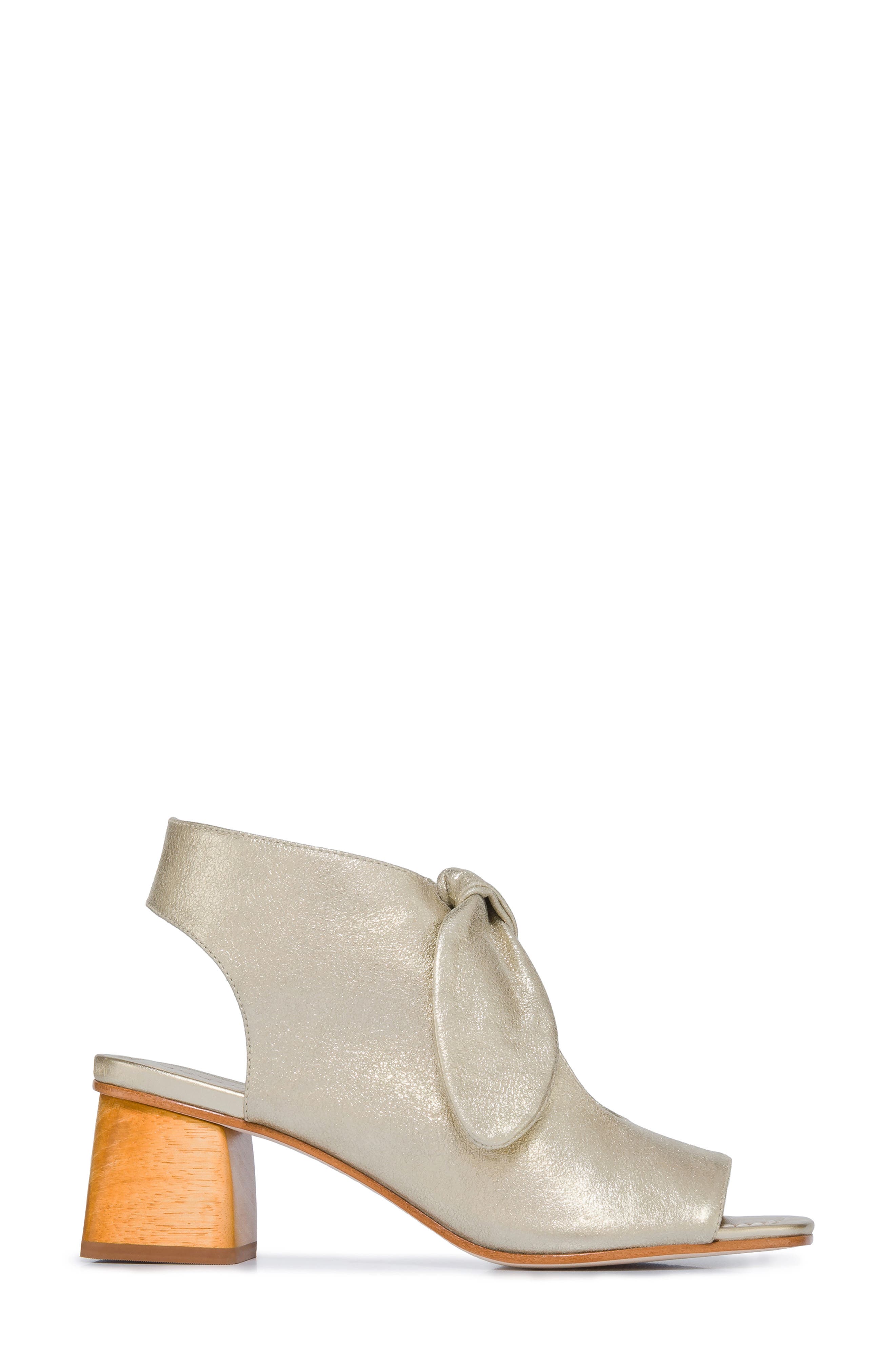 Bernardo Lizzie Sandal, Alternate, color, CHAMPAGNE