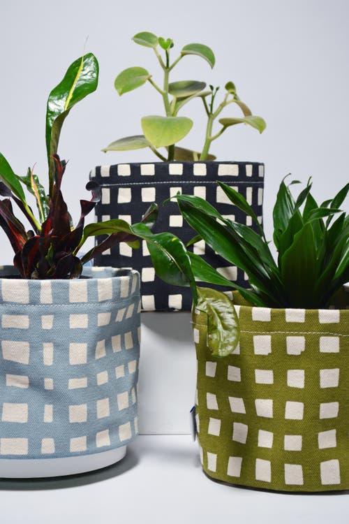 Dance Happy Grid Round Bin/canvas Planter In Black