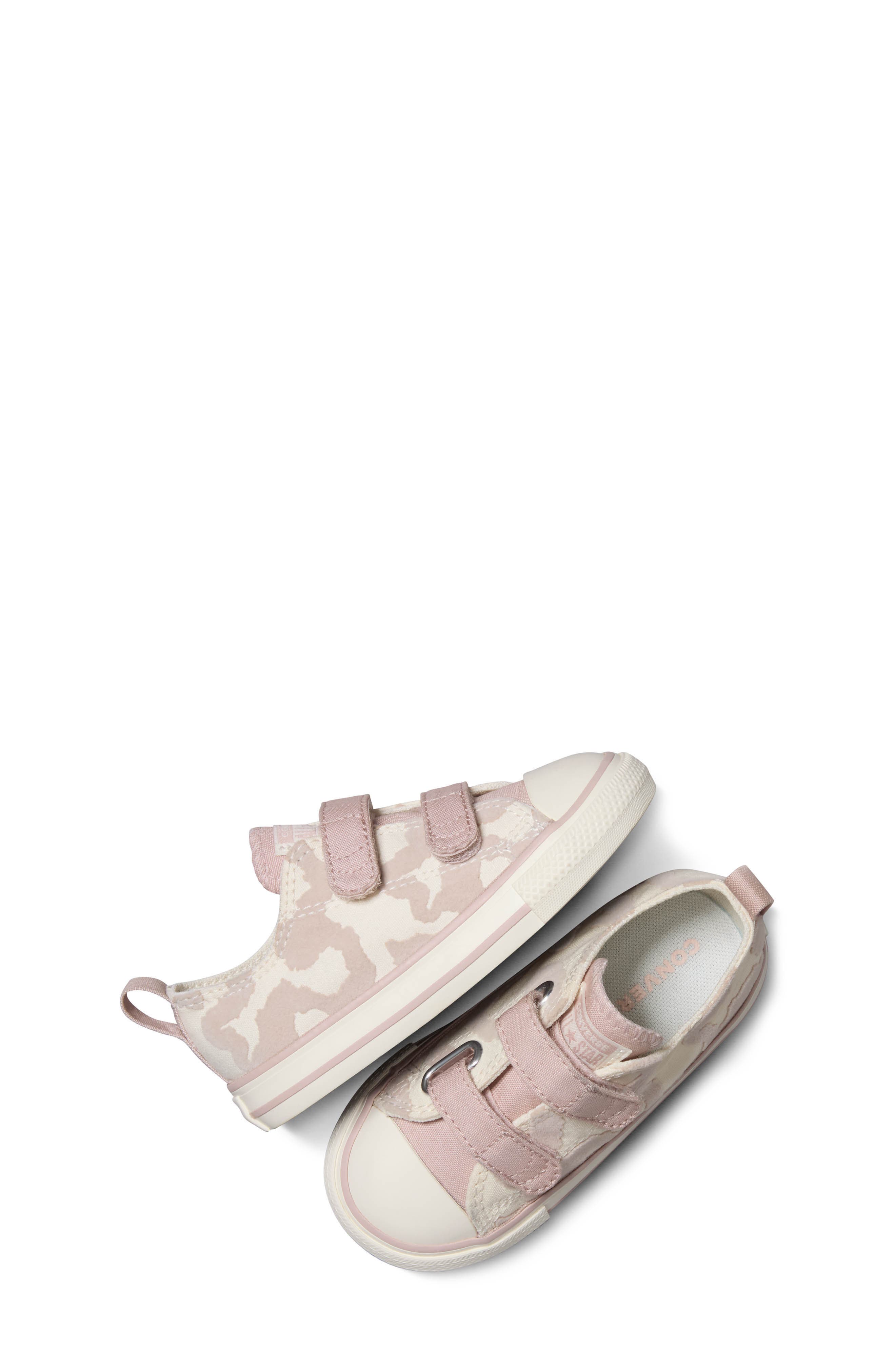 Converse Kids' Chuck Taylor<sup>®</sup> All Star<sup>®</sup> 2V Oxford Sneaker, Alternate, color, 