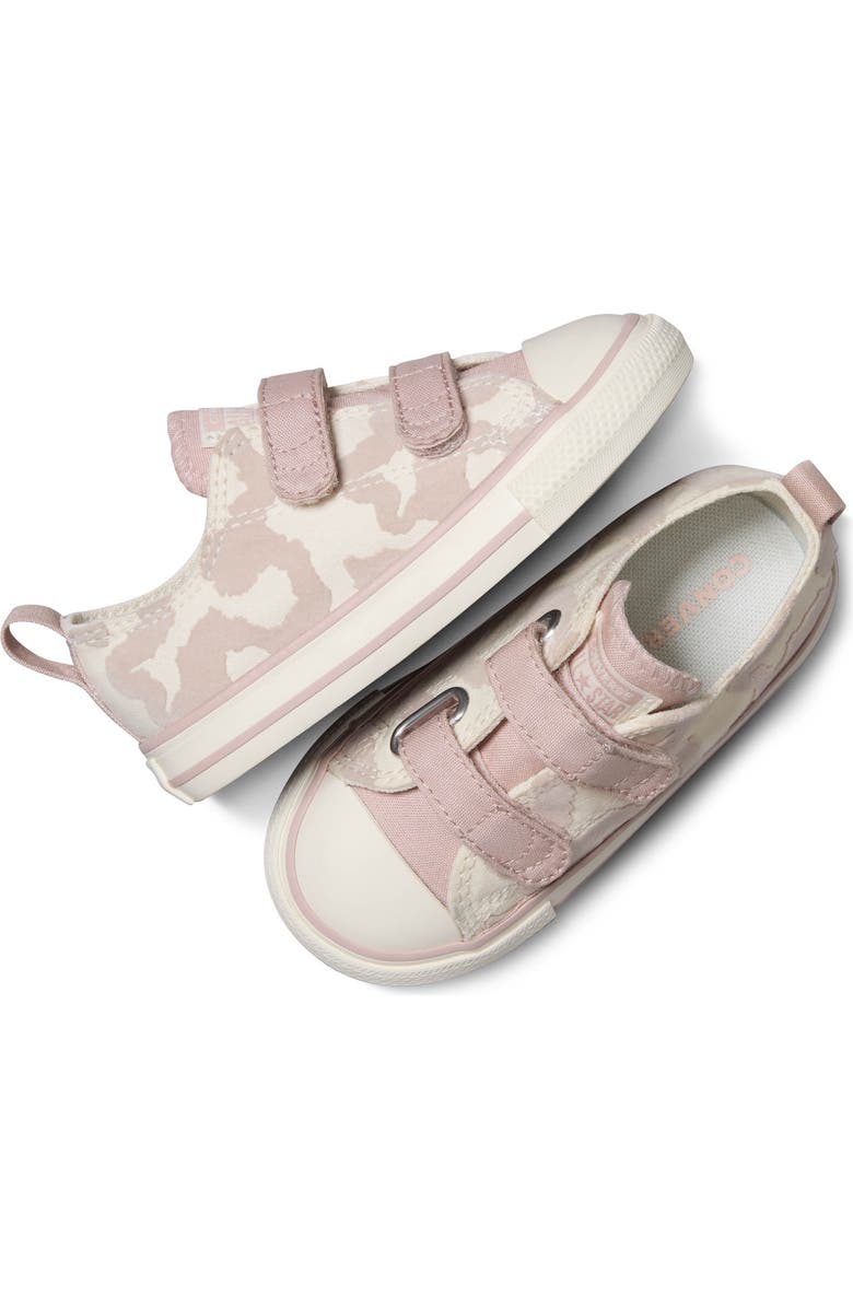 Converse Kids' Chuck Taylor<sup>®</sup> All Star<sup>®</sup> 2V Oxford Sneaker, Alternate, color,
