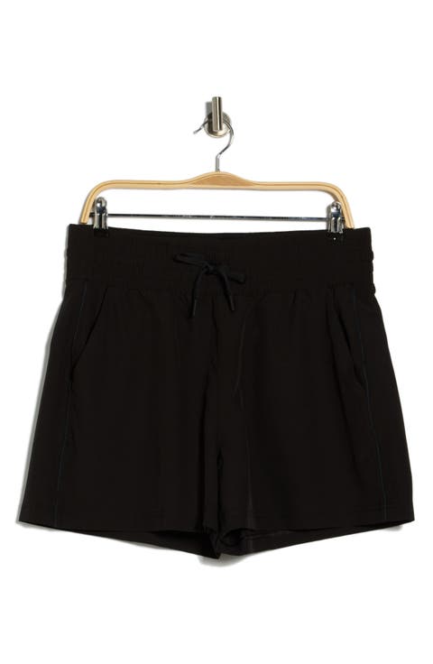 On the Move Active Shorts