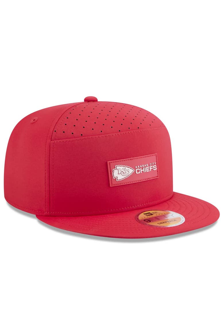 Men's New Era Red Kansas City Chiefs 2025 Sideline  Split Panel 9FIFTY Snapback Hat, Alternate, color, Red