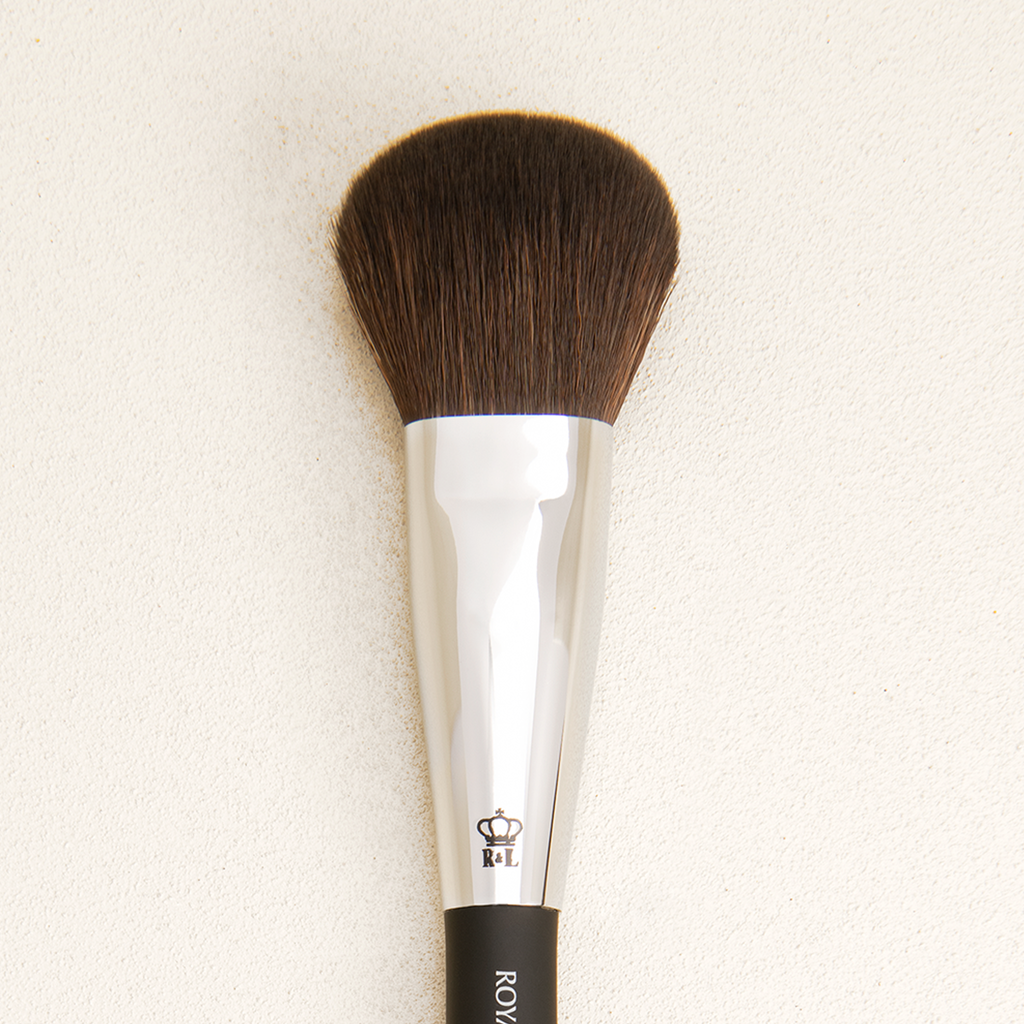 Omnia Brush Pro Dome Powder Makeup Brush In Black