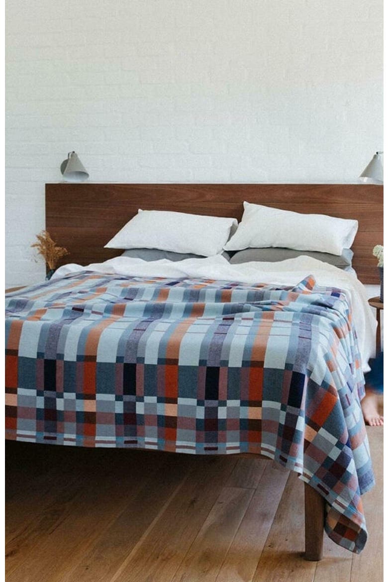 Doublecloth Throw, Alternate, color, Camdeboo