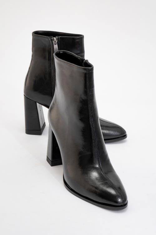 Prologue Shoes Jewel High Heel Boot In Black