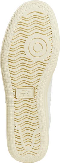 T500 Tennis Sneaker