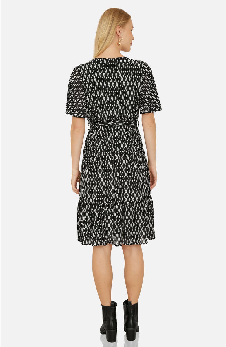 Yumi Short Sleeve Tie Waist Midi Skater Dress, Alternate, color, Black