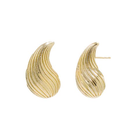 Ridged Shell Stud Earring