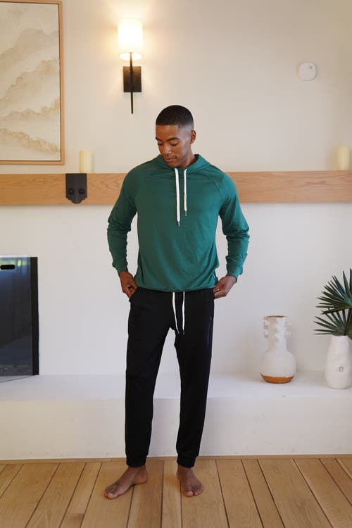 Feat Unisex Roam Hoodie In Huntergreen