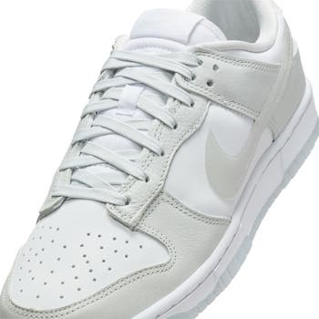 Dunk Low Basketball Sneaker