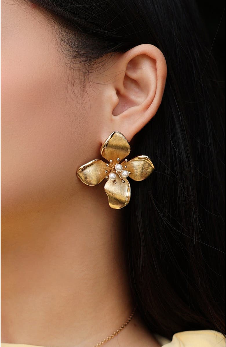 RC RETRO CHIC Large Iris Blossom Stud Earrings, Alternate, color, Gold & White