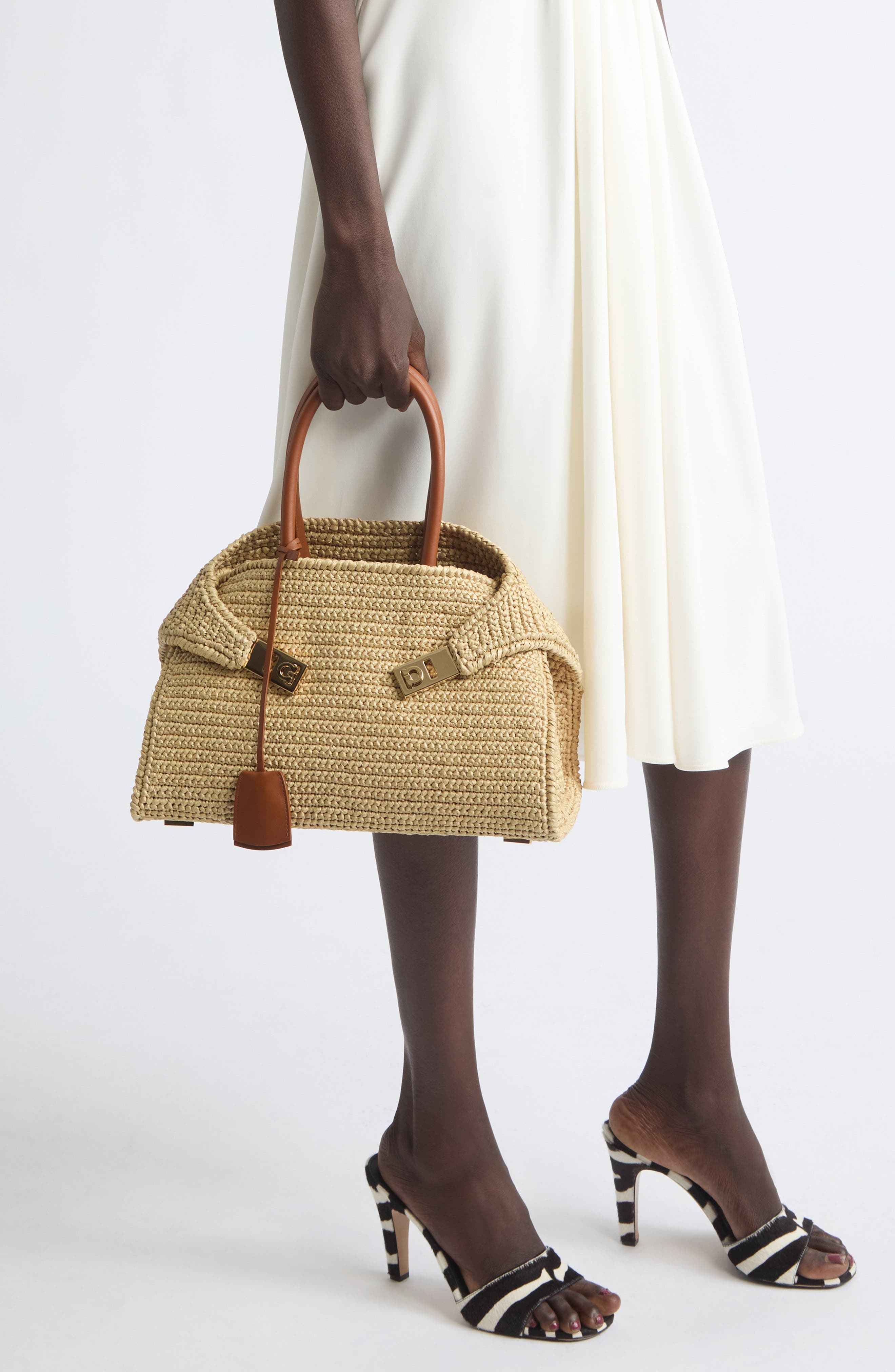 Synthetic Straw Hug Bag, Alternate, color, NATURALE DARK SAND