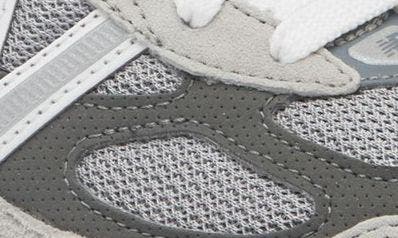 New Balance Kids' 990 v6 Sneaker — фото 8