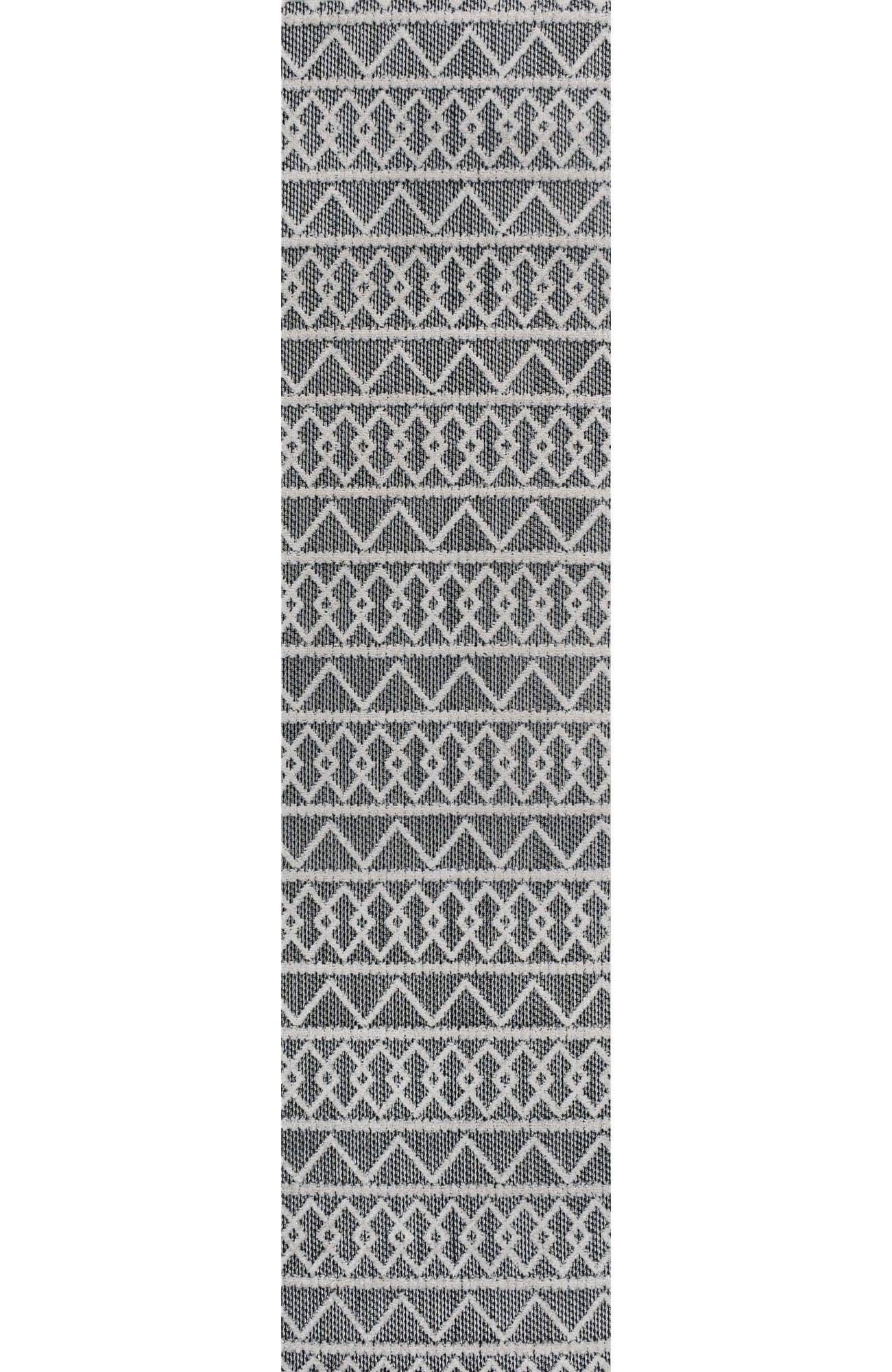 selected Black/Ivory