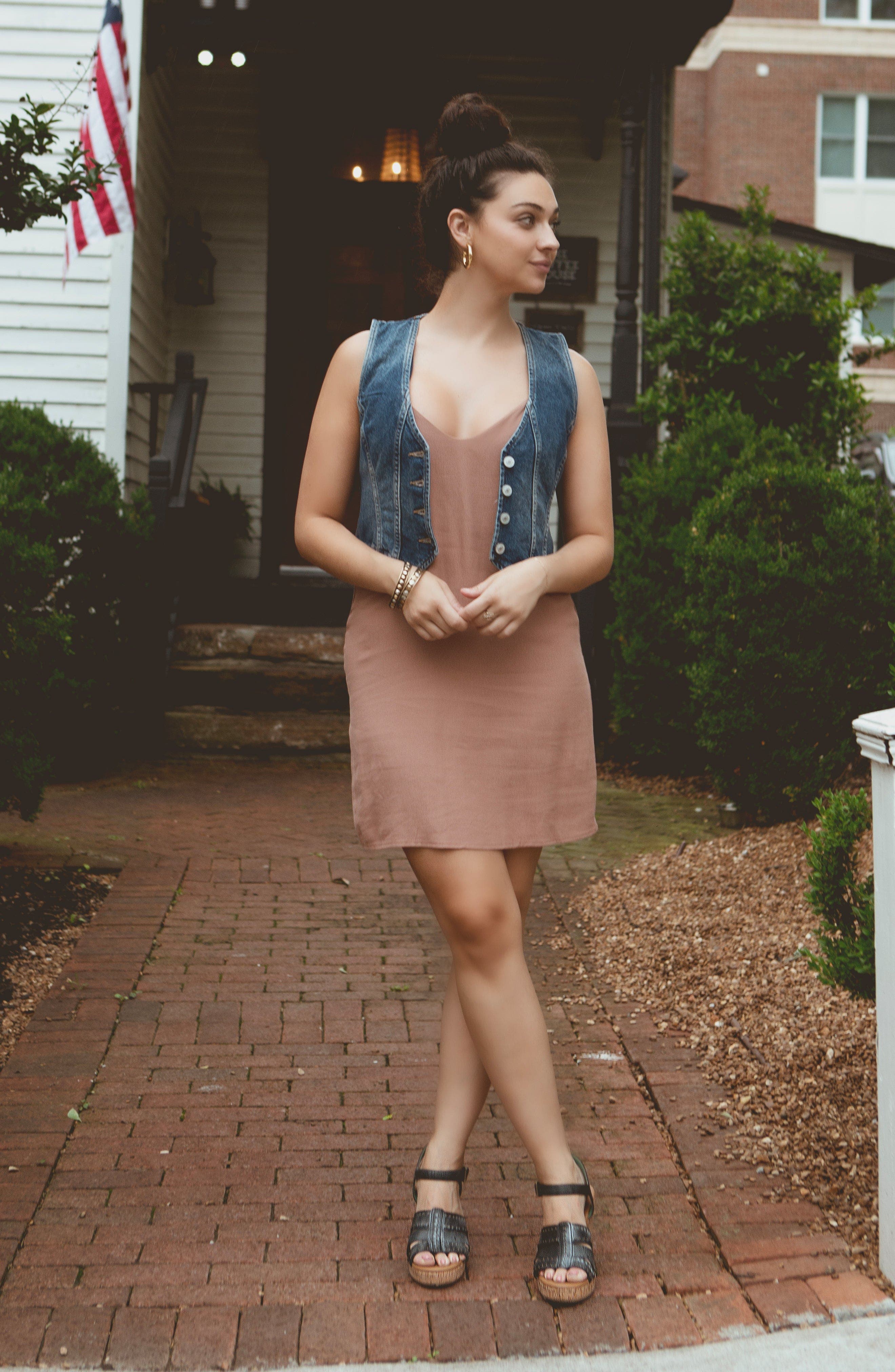 ROAN Different Pump, Alternate, color, Black Hd White Bfs