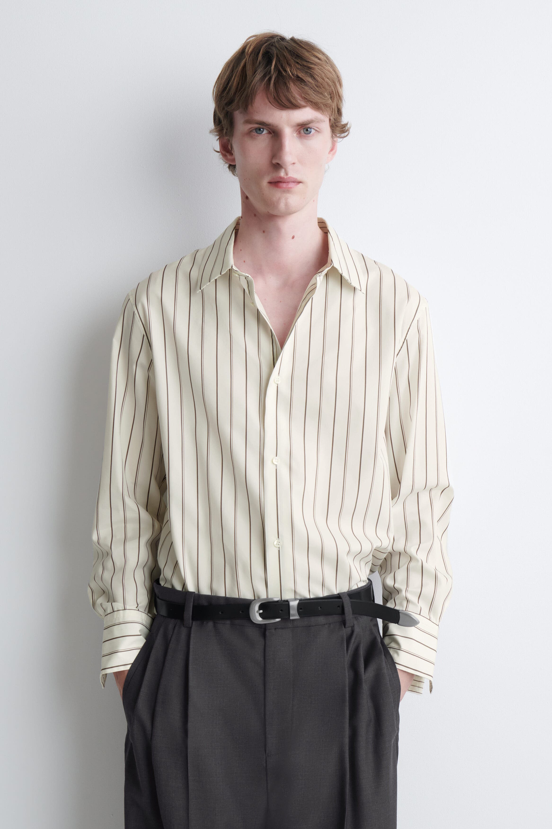 selected WHITE / BROWN / STRIPED