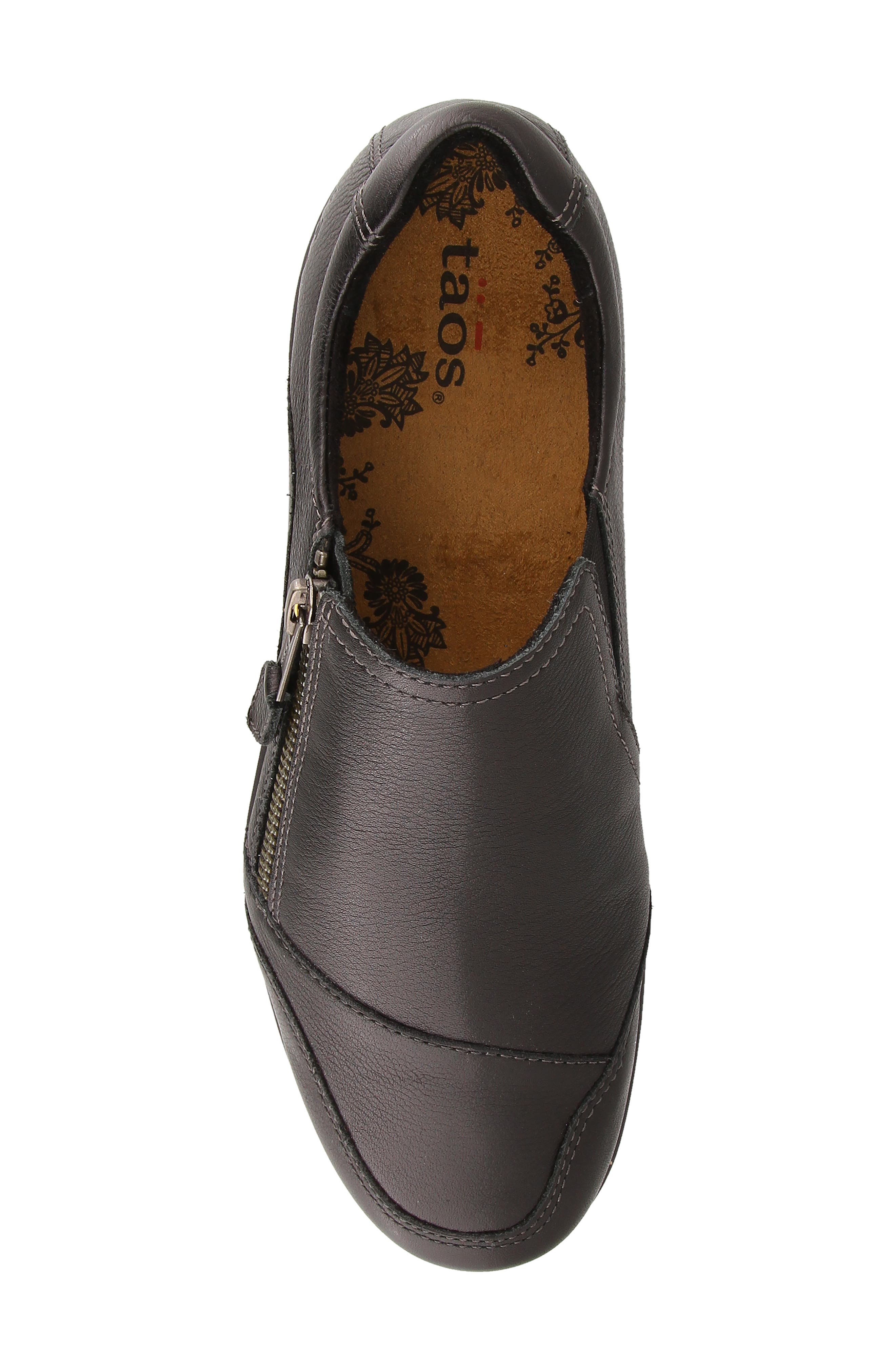 Taos Character Flat, Alternate, color, 